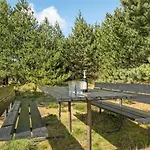 度假居 Bogatin - 1km From The Sea By Interhome *